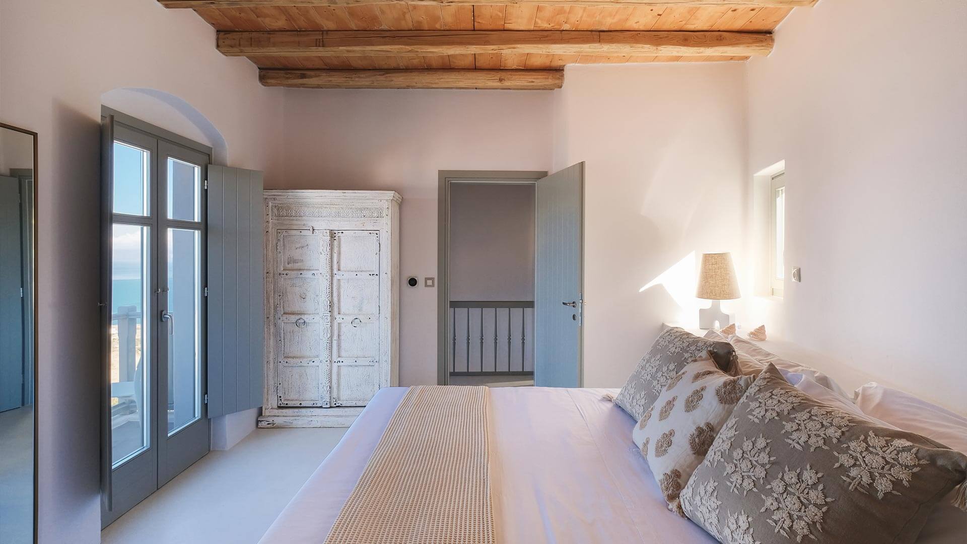 Achilles Suite in Milos | Bedroom