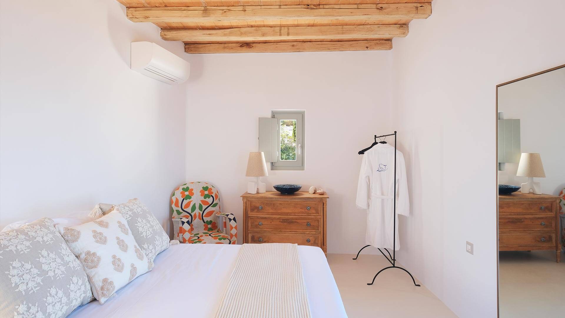 Achilles Suite in Milos | Bedroom