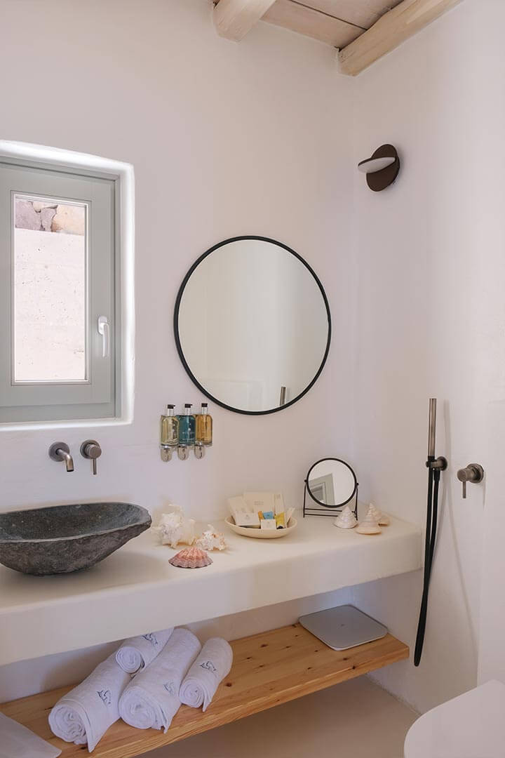 Antigone Suite in Milos | Bathroom