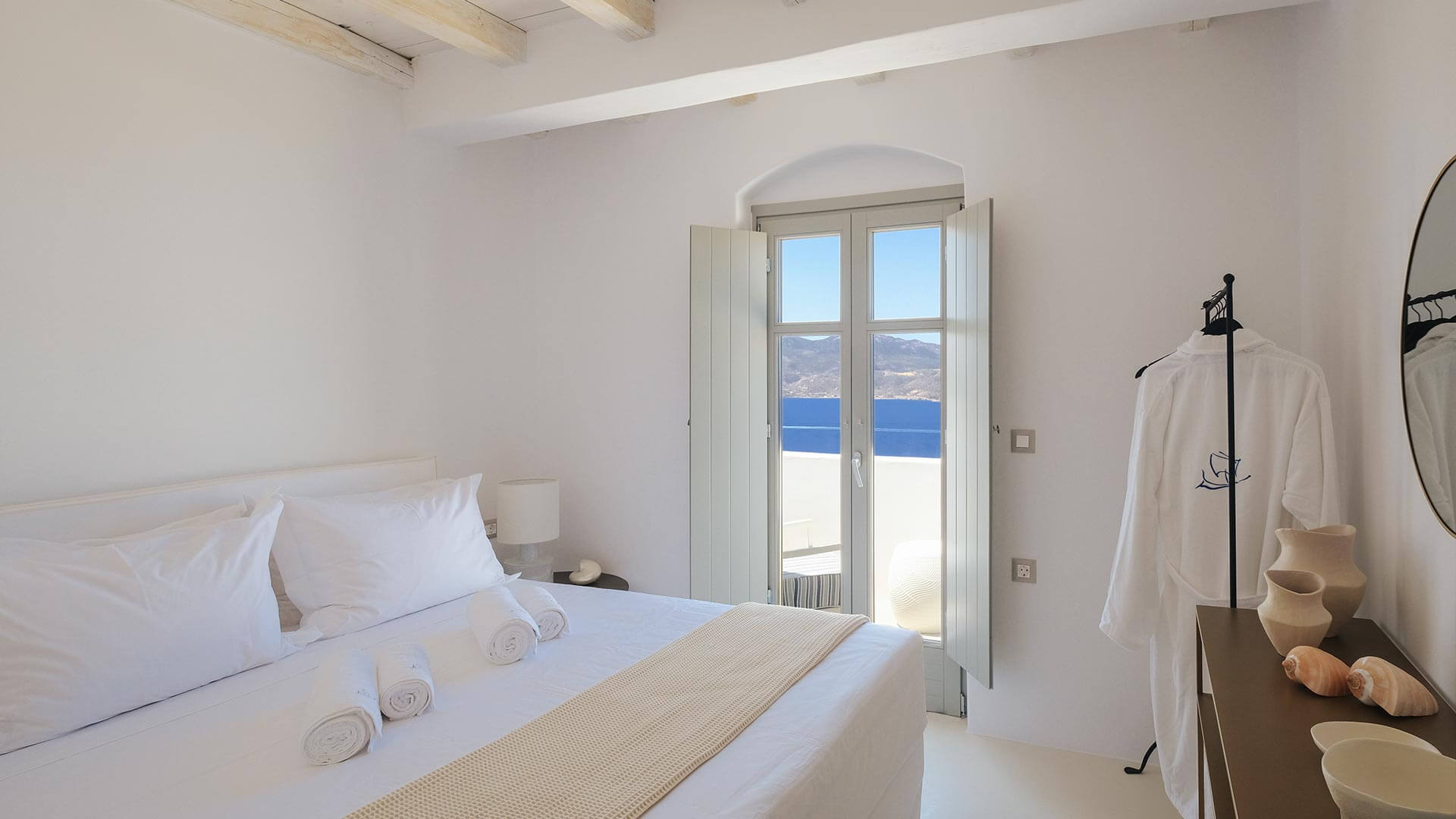 Antigone Suite in Milos | Bedroom