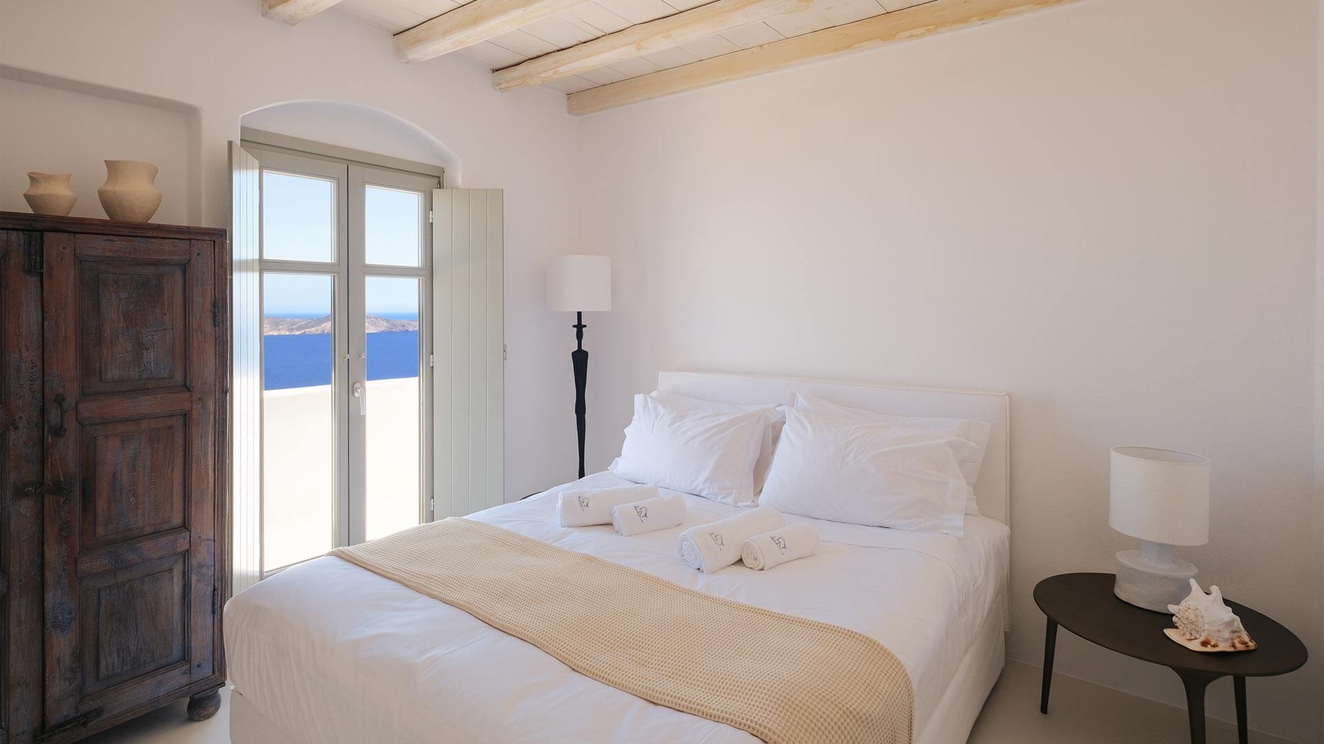 Antigone Suite in Milos | Bedroom